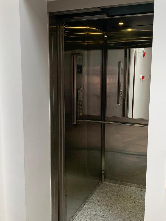 Centru Unirii Luxury Vip Apartament 2 Camere 98 Mp ! Parcare Subterana Privata Incalzita Iarna Si Climatizata Vara Doar Cu Rezervare In Limita Locurilor Disponibile ! Proprietate In Regim Hoteliep - Nu Are Bucatarie ! Букурещ Екстериор снимка